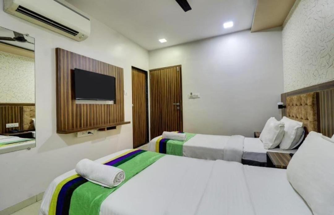 Hotel Glace Near International Airport 4*