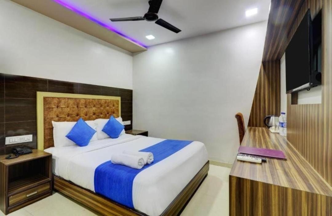 Glace Near International Airport 4* New Delhi