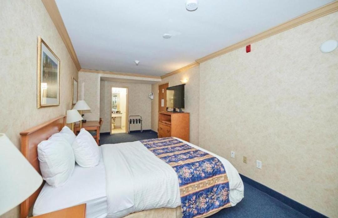 Hotel Glace Near International Airport New Delhi