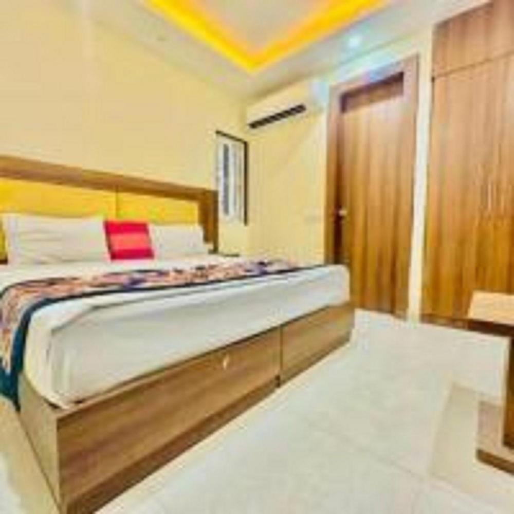Hotel Glace Near International Airport
